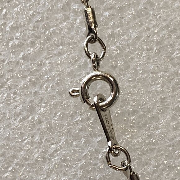 Retro Avon 3D‎ Clear Rhinestone Flower Pendant Necklace Silver Tone Dainty 18" - Picture 7 of 11